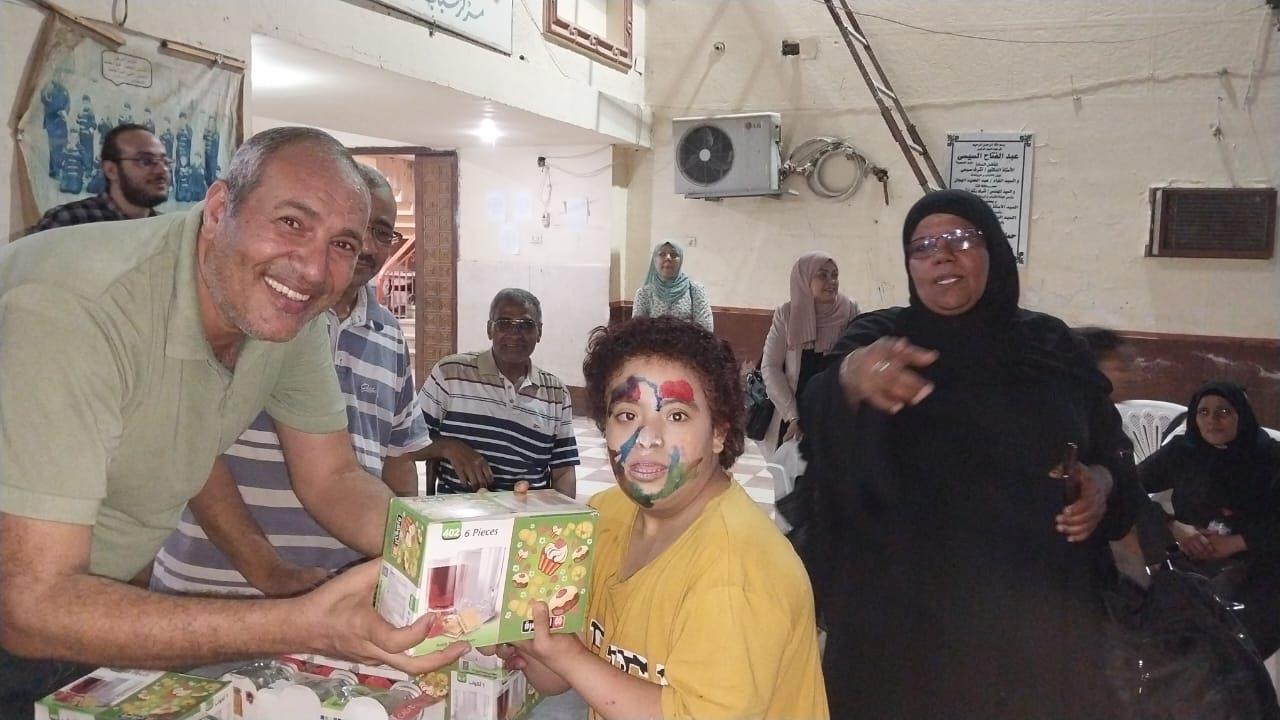 استاد قنا الرياضي يقيم مهرجان رسم .. لذوي القدرات الخاصة