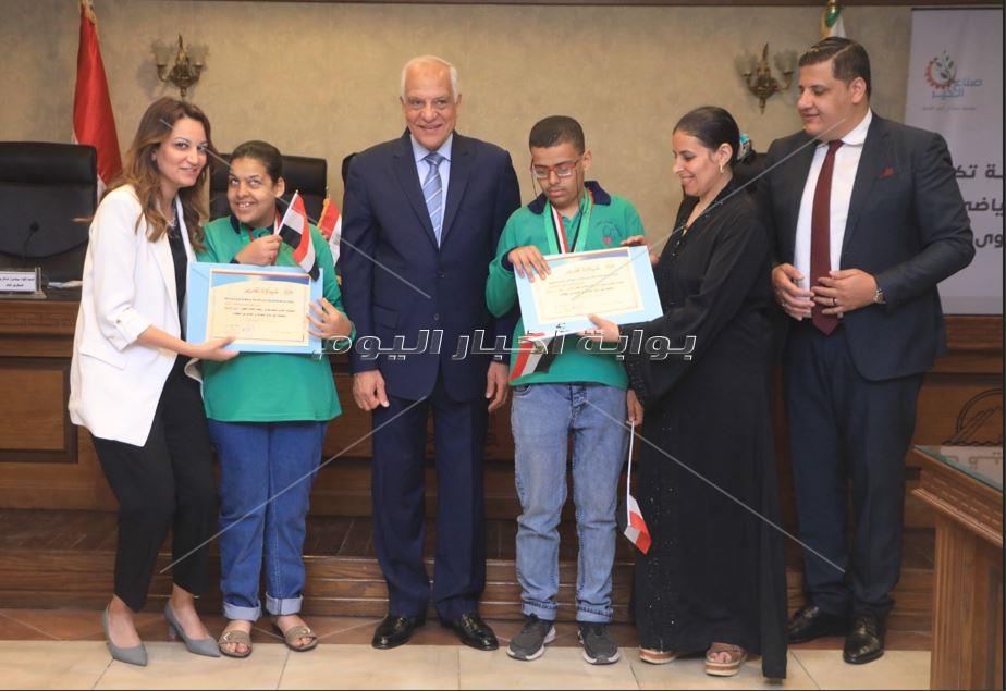 محافظ الجيزة يكرم 29 بطل رياضي من أبناء المحافظة ذوي الهمم