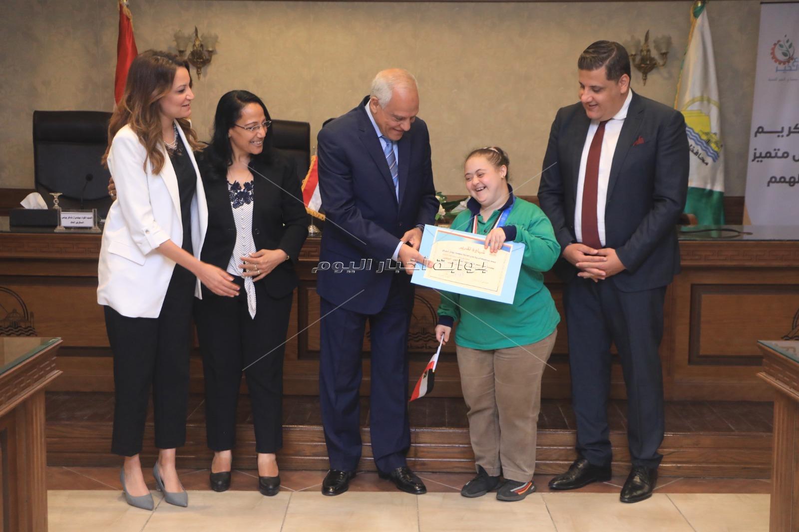 محافظ الجيزة يكرم 29 بطل رياضي من أبناء المحافظة ذوي الهمم