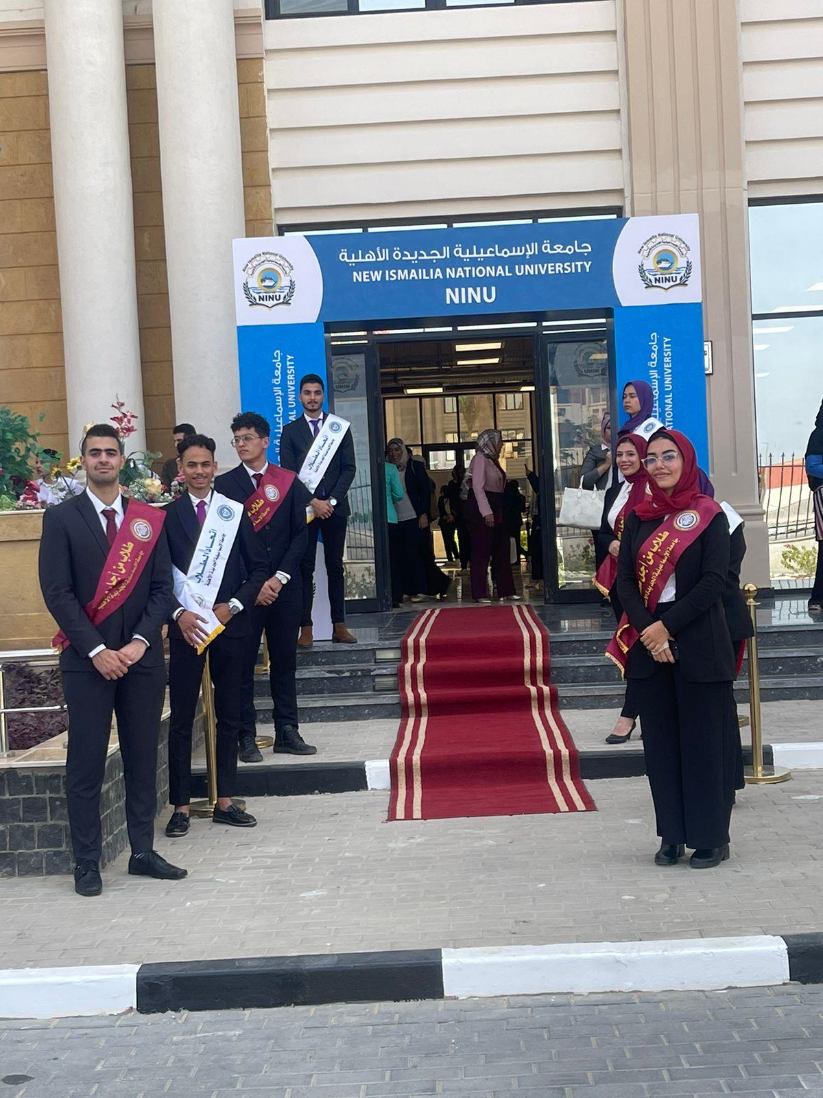 وزير التعليم العالي يلتقي بطلاب جامعة الإسماعيلية الأهلية صور