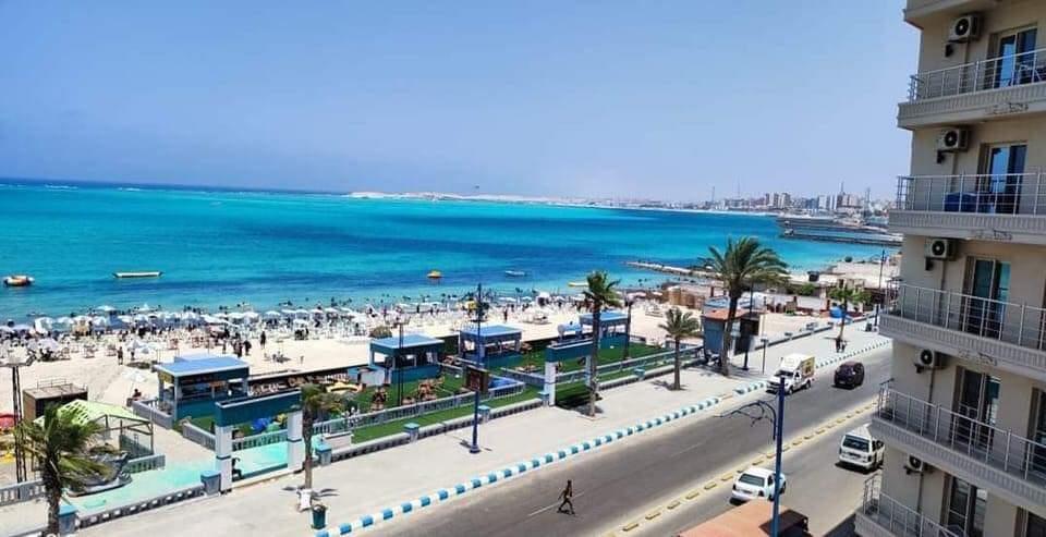  رفع معدلات النظافة  بشواطئ مطروح مع زياده إعداد المصطافين  