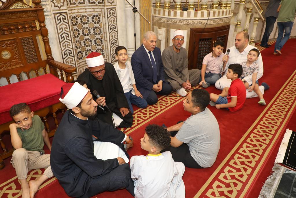 محافظ المنوفية  يؤدى صلاة عيد الأضحى المبارك ويشارك المواطنين فرحتهم بالعيد