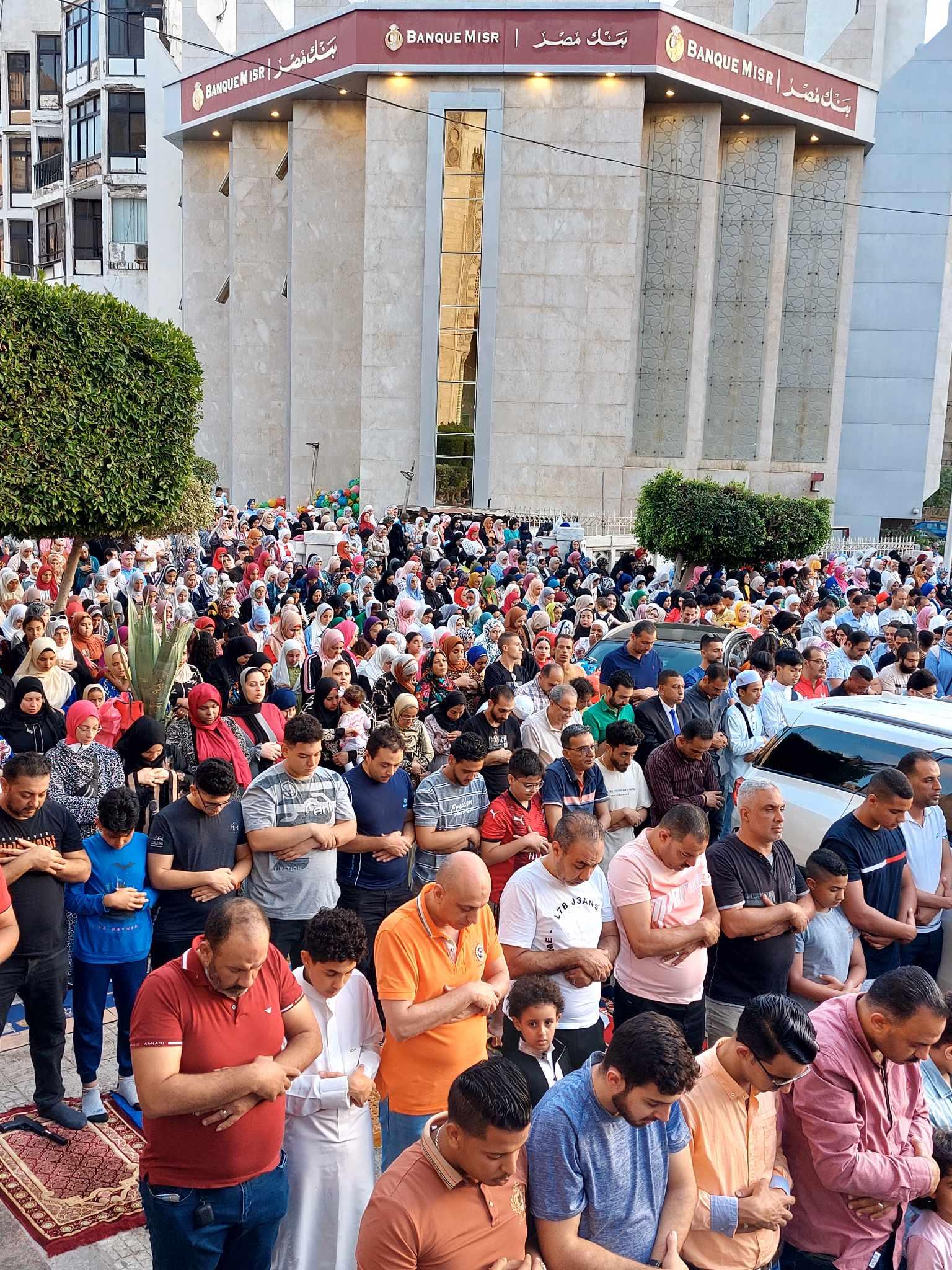 صلاة عيد الأضحي بساحة مسجد أبو العباس المرسي في الإسكندرية