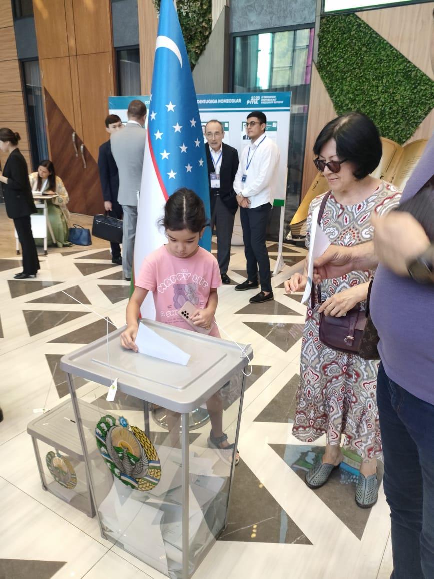 تفاصيل فوز شوكت ميرضيائيف بالانتخابات الرئاسية في أوزبكستان 