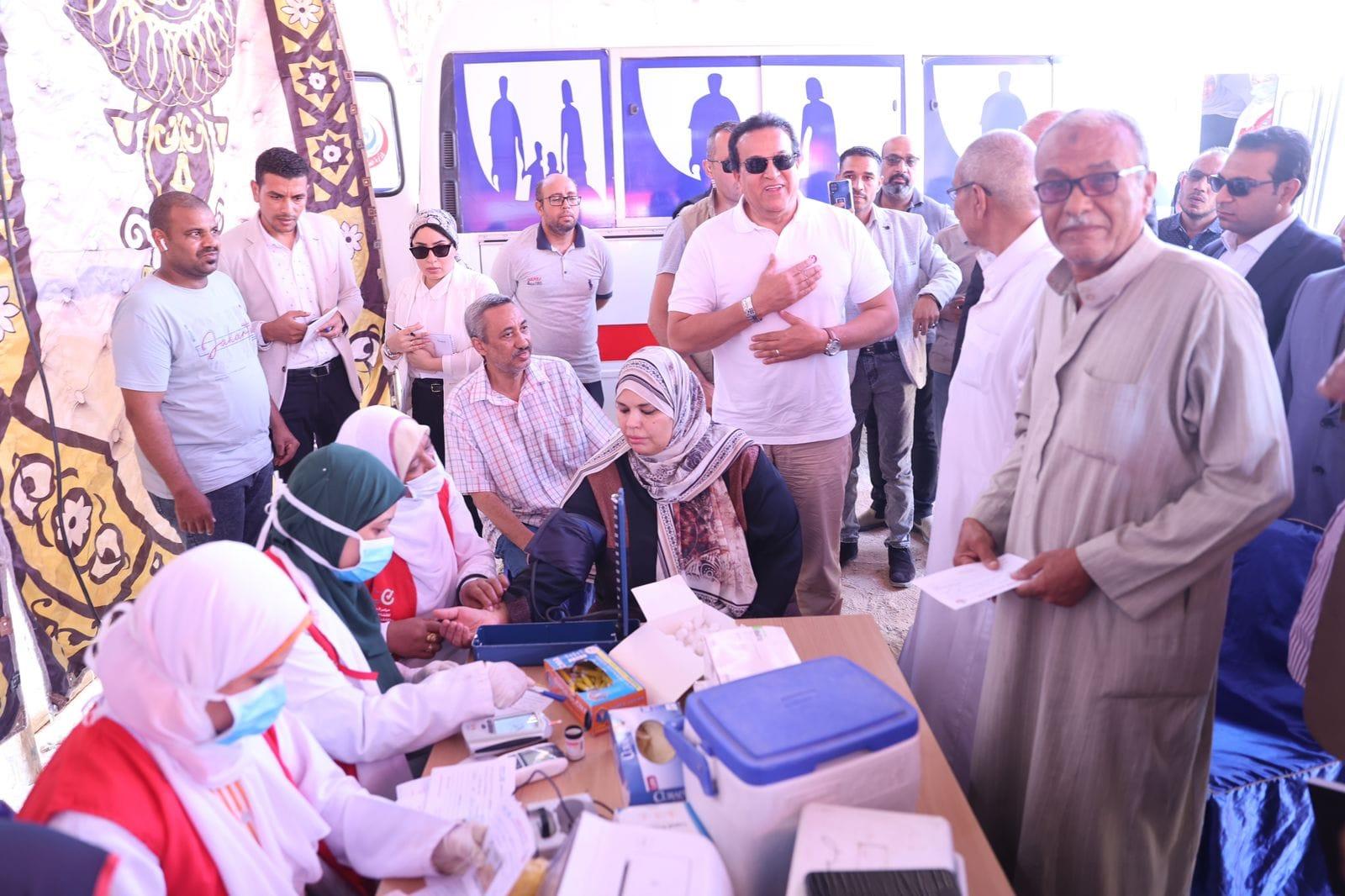وزير الصحة في قنا