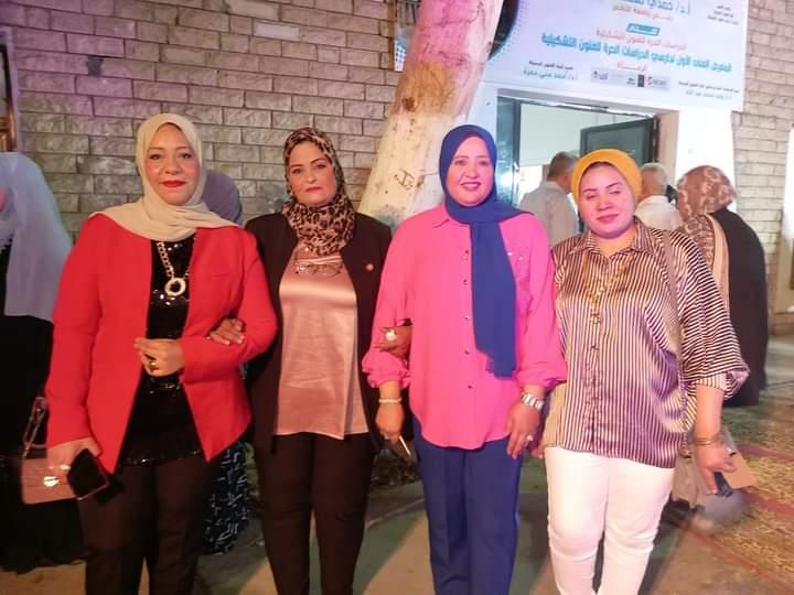 كلية الفنون الجميلة تكرم الدارسين والدارسات ونوابغ الأبداع بالأقصر