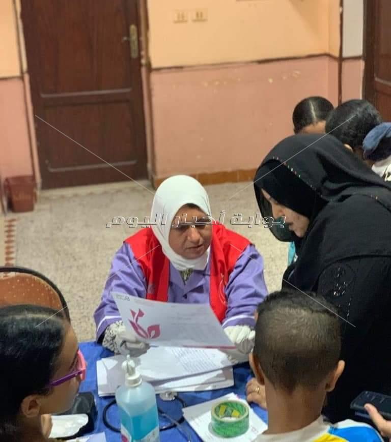 وكيل وزارة الصحة بالإسماعيلية يتفقد أعمال "حملة 100 يوم صحه" بنادي شاطئ الملاحة