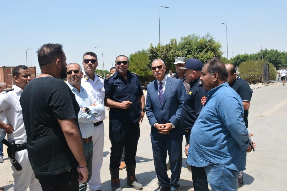  حريق مصنع اثاث مكتبي بالعبور