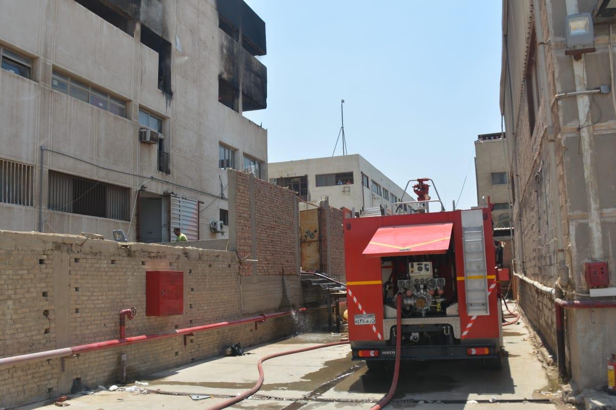  حريق مصنع اثاث مكتبي بالعبور