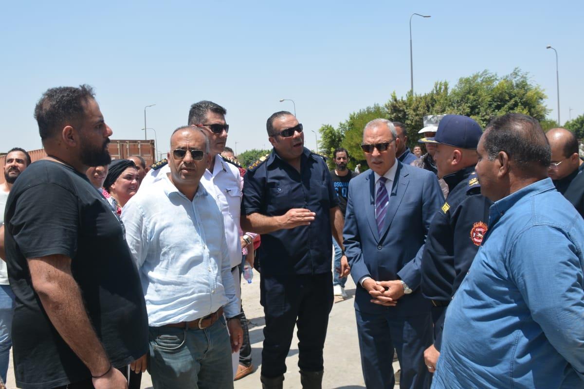  حريق مصنع اثاث مكتبي بالعبور