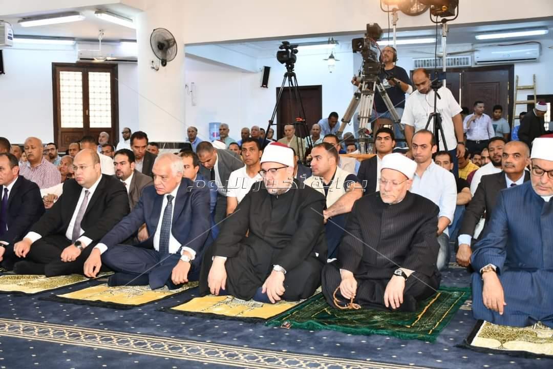 وزير الأوقاف ومحافظ الجيزة يفتتحان مسجد "الكويت" بمنطقة التوسعات الشمالية بمدينة 6 أكتوبر