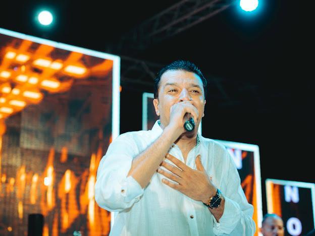 مصطفى كامل يتألق في ثاني حفلاته بالساحل الشمالي