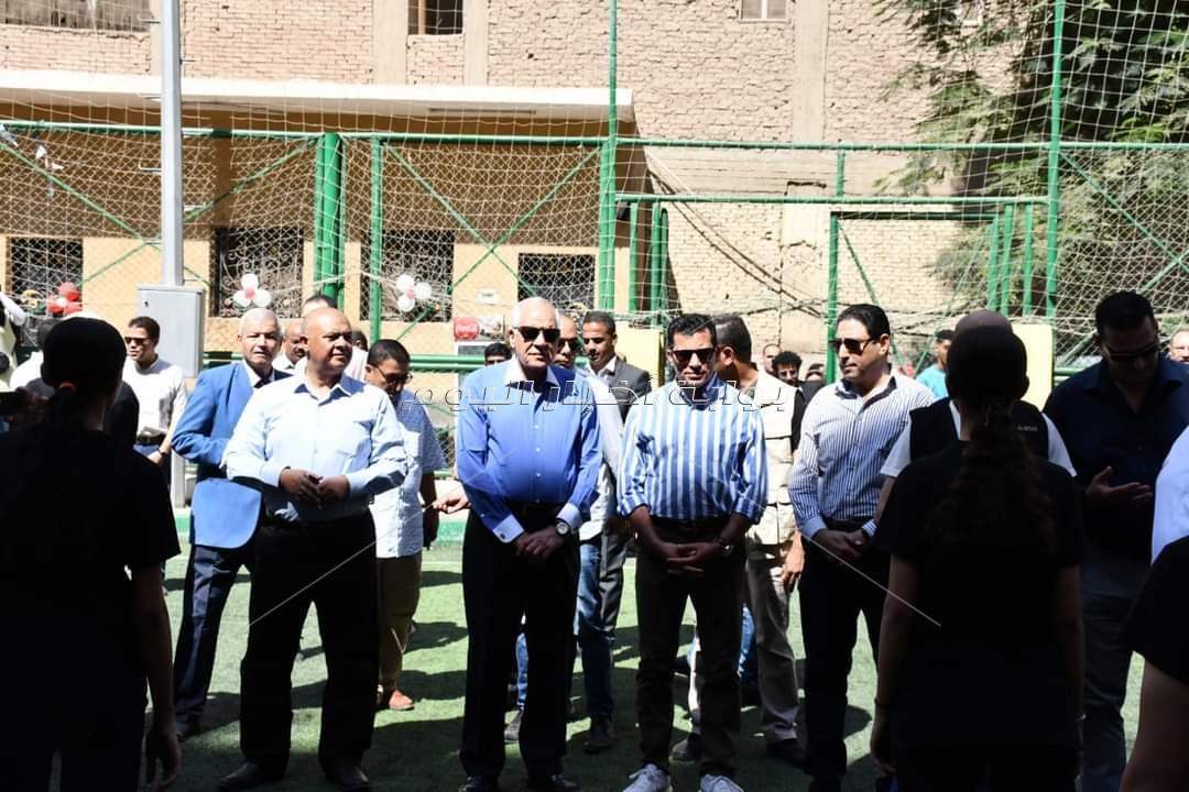 وزير الشباب ومحافظ الجيزة يضعان حجر الأساس لحمام سباحة بمركز الشباب الدولي بكفر طهرمس