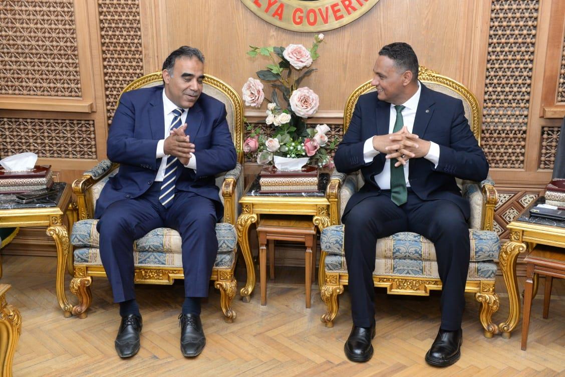  محافظ الدقهلية يستقبل وفد البرنامج الرئاسي لدعم صحة المرأة المصرية  .