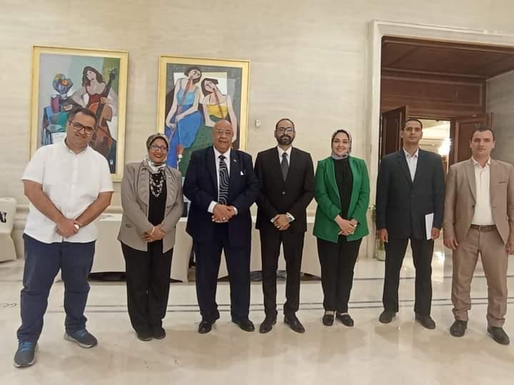 رئيس جامعة الأقصر يشارك في مؤتمر التميز في البحث العلمي