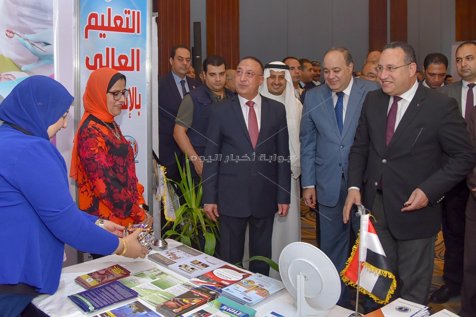 محافظ الإسكندرية يفتتح المعرض التعليمي لمؤسسة أخبار اليوم بالإسكندرية