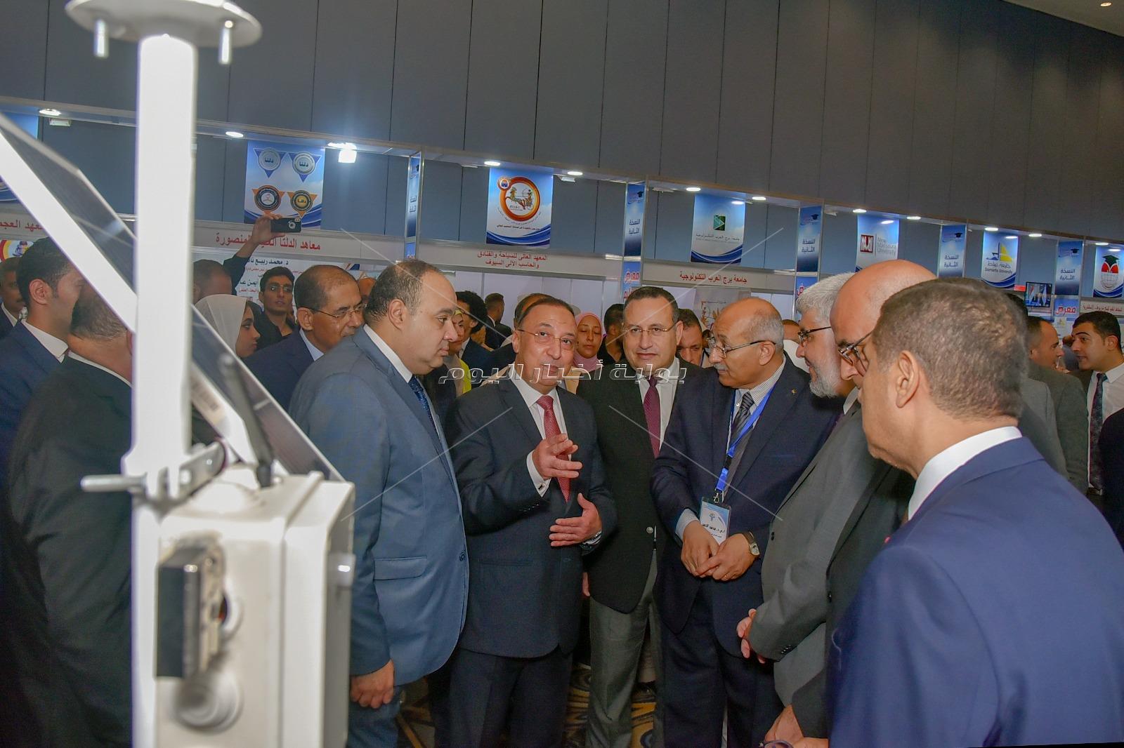 محافظ الإسكندرية يفتتح المعرض التعليمي لمؤسسة أخبار اليوم بالإسكندرية