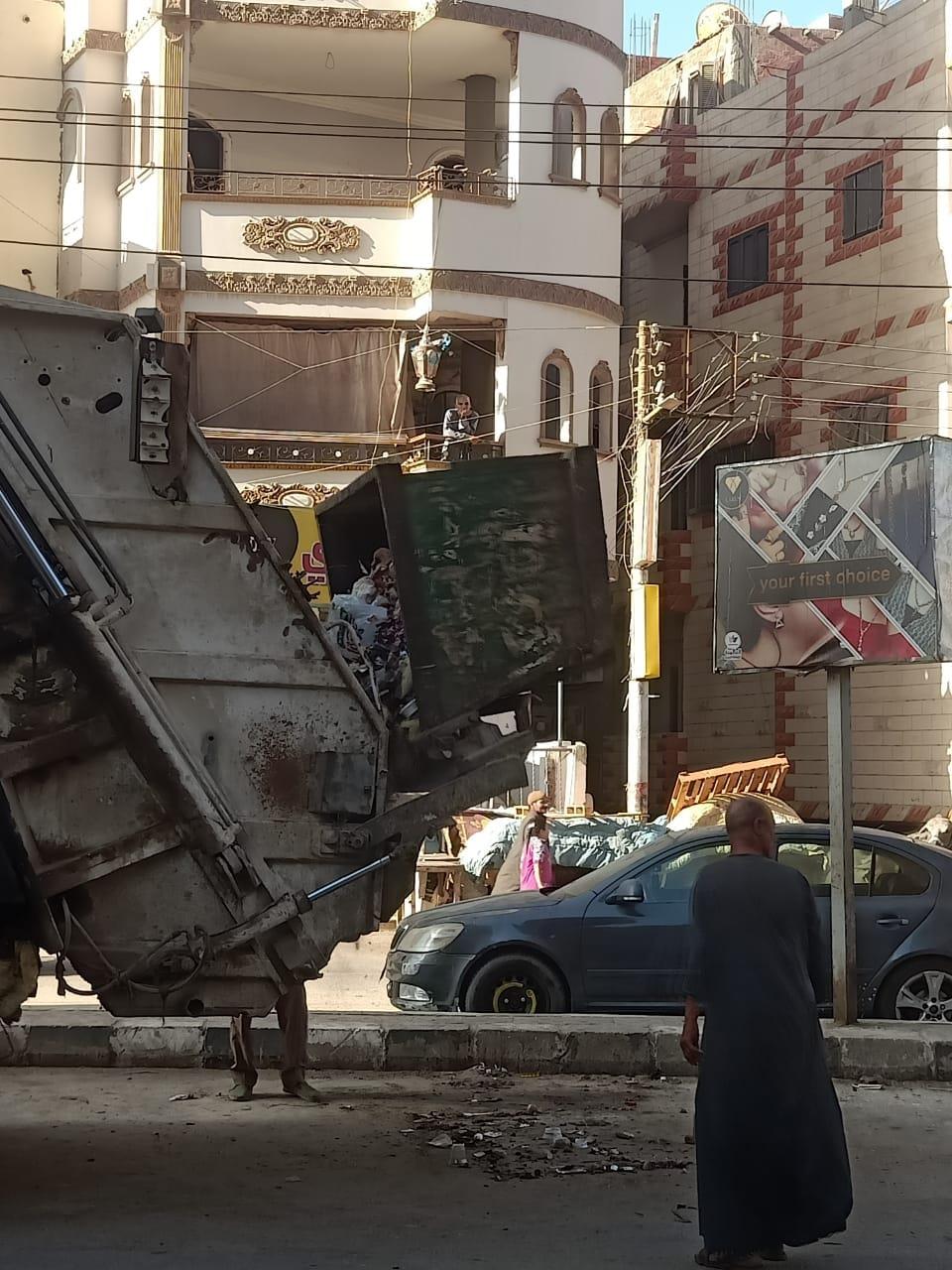 الوحدات المحلية تواصل حملات النظافة ورفع الاشغالات بالمراكز والمدن