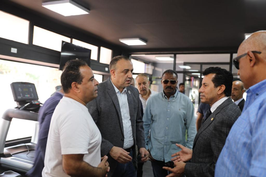 وزير الرياضة يشيد  بالمشروعات الجديدة بنادى الشمس ويتفقد اختبارات كابيتانو مصر بإستاد النادى