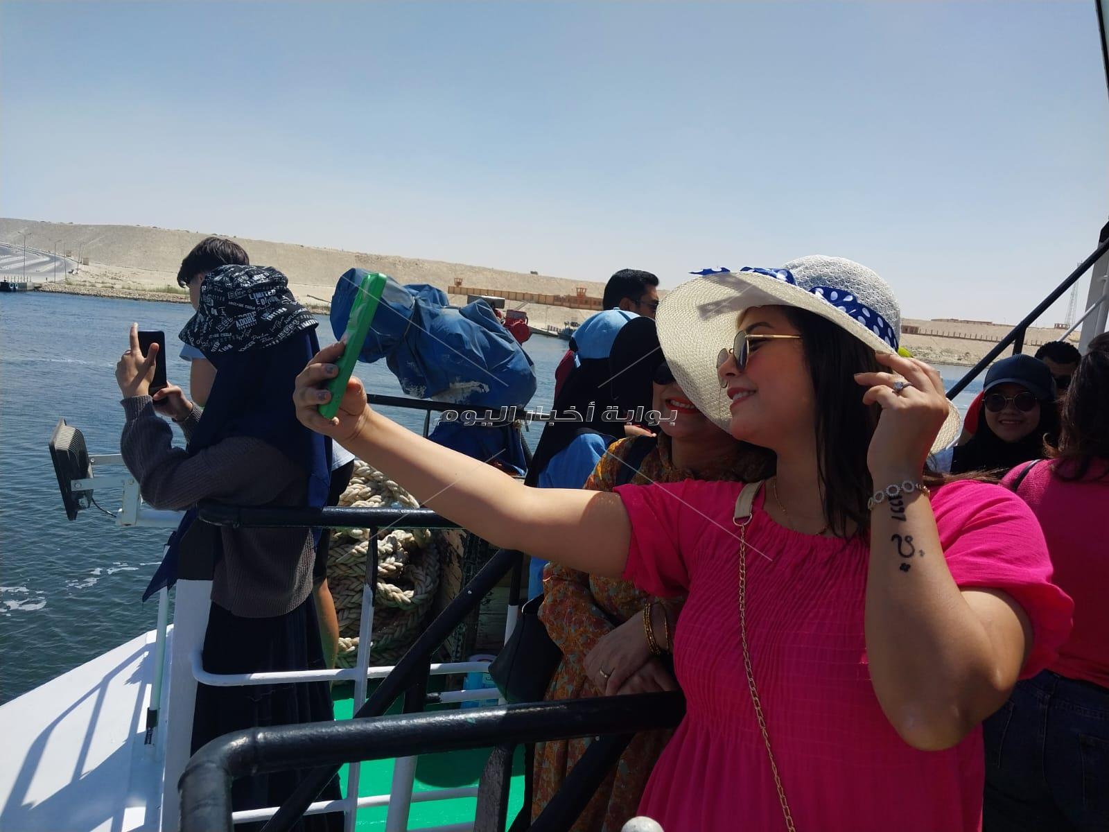 جولة بحرية بقناة السويس للفِرق المشاركة بمهرجان الإسماعيلية الدوليِّ للفنون الشعبية
