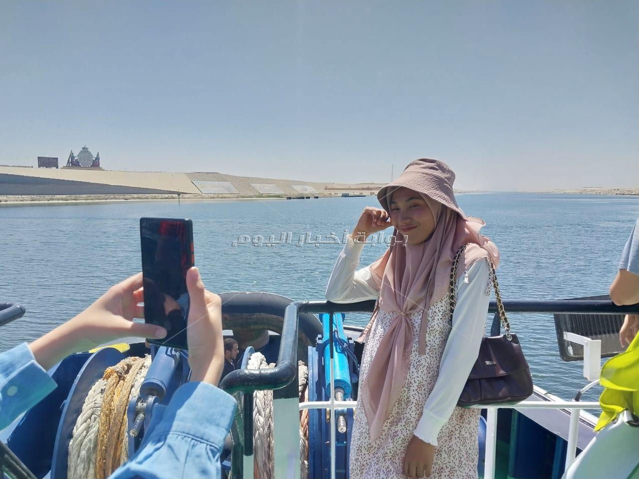 جولة بحرية بقناة السويس للفِرق المشاركة بمهرجان الإسماعيلية الدوليِّ للفنون الشعبية