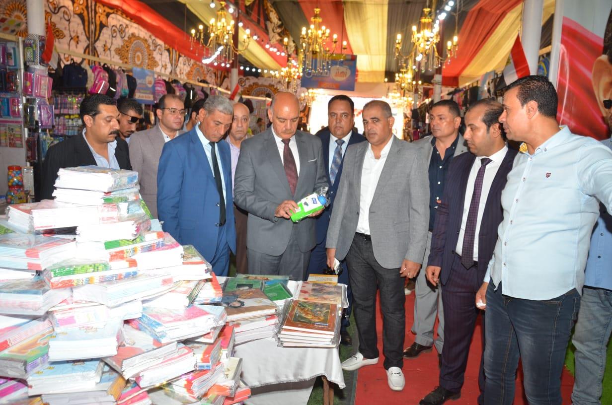 إفتتاح معرض الغرفة التجارية بالبحيرة الثاني "أهلا مدارس" لمستلزمات المدارس بمدينة كفر الدوار