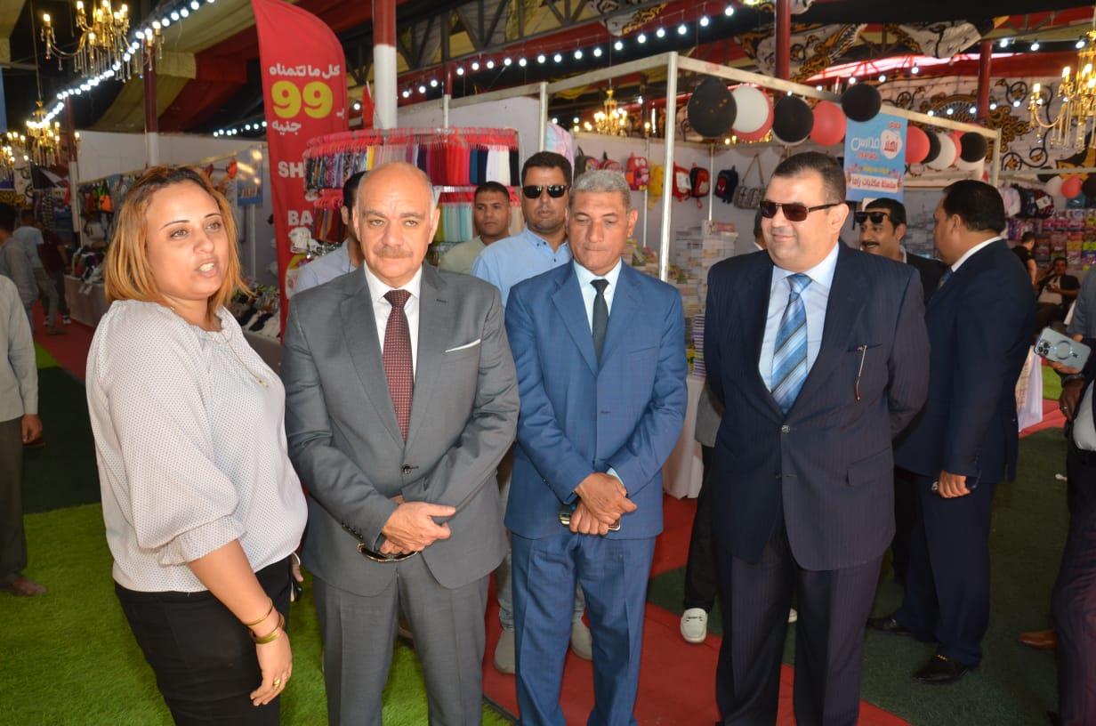 إفتتاح معرض الغرفة التجارية بالبحيرة الثاني "أهلا مدارس" لمستلزمات المدارس بمدينة كفر الدوار