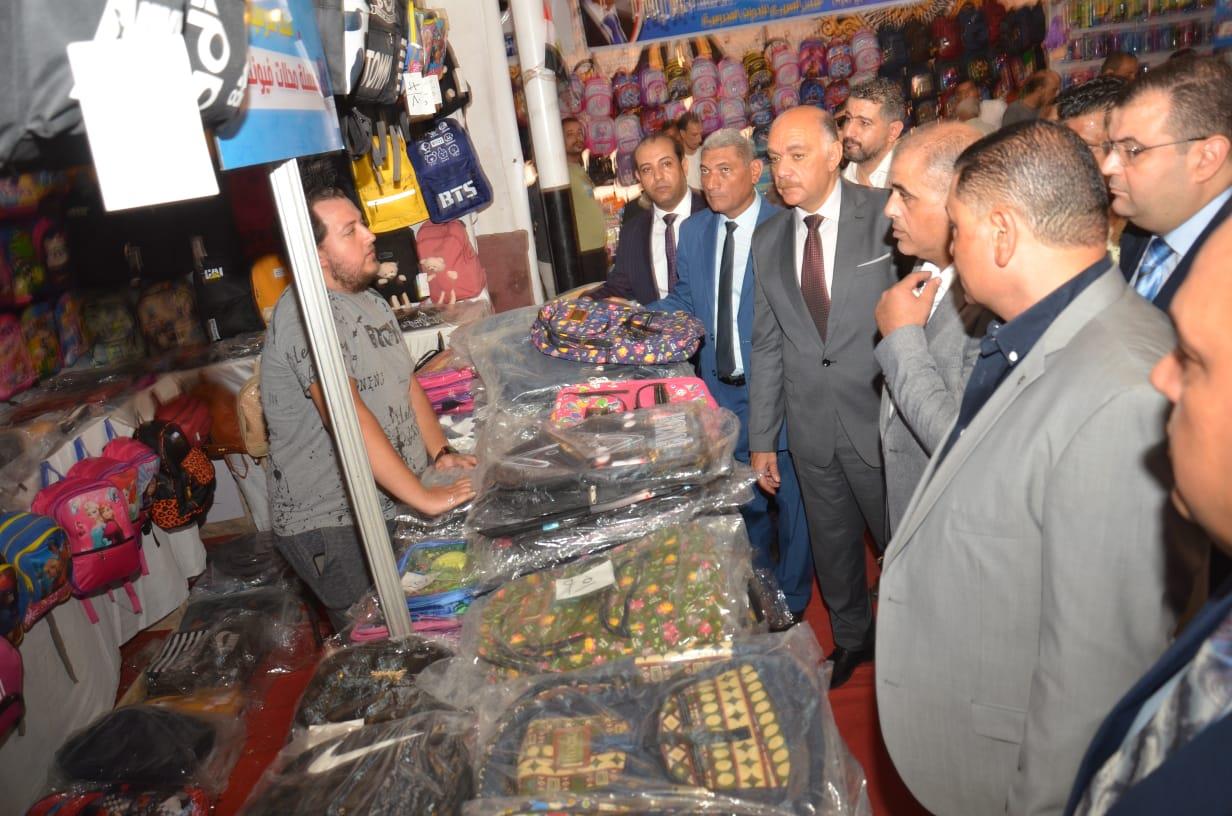إفتتاح معرض الغرفة التجارية بالبحيرة الثاني "أهلا مدارس" لمستلزمات المدارس بمدينة كفر الدوار