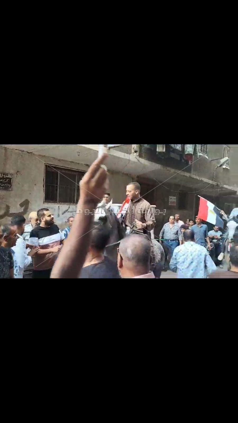 اهالي الوراق يغنون علي انغام الموسيقى و الطبل البلدي و الخيل "بنحبك ياسيسي"