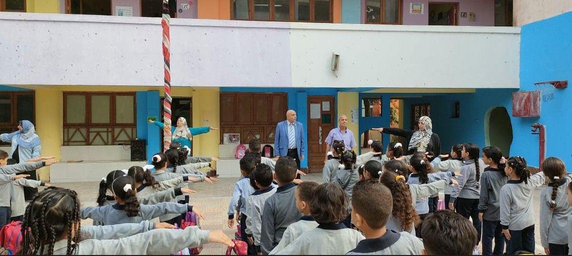 بالصور ..جوالات مكوكية لقيادات التعليم في ثاني أيام الدراسة