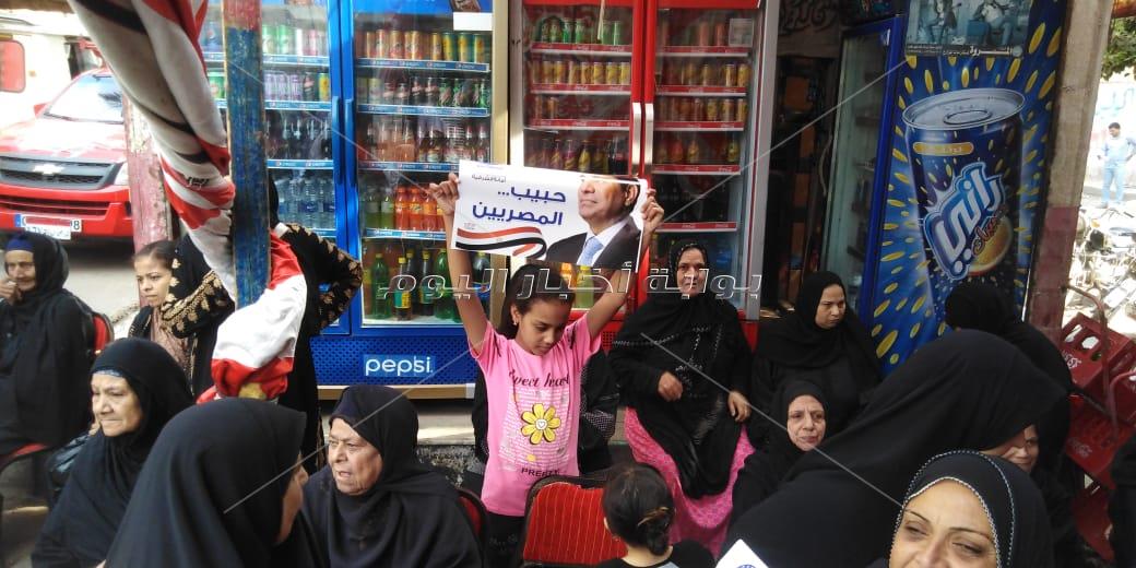 طوابير طويلة أمام مكاتب الشهر العقارى بالشرقية لرد الجميل للرئيس السيسي	