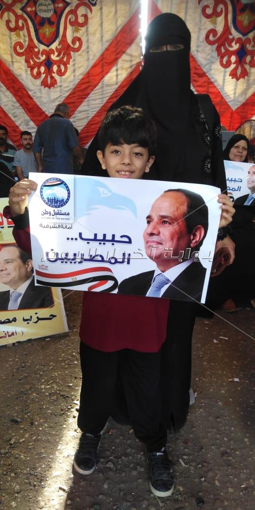 طوابير طويلة أمام مكاتب الشهر العقارى بالشرقية لرد الجميل للرئيس السيسي	