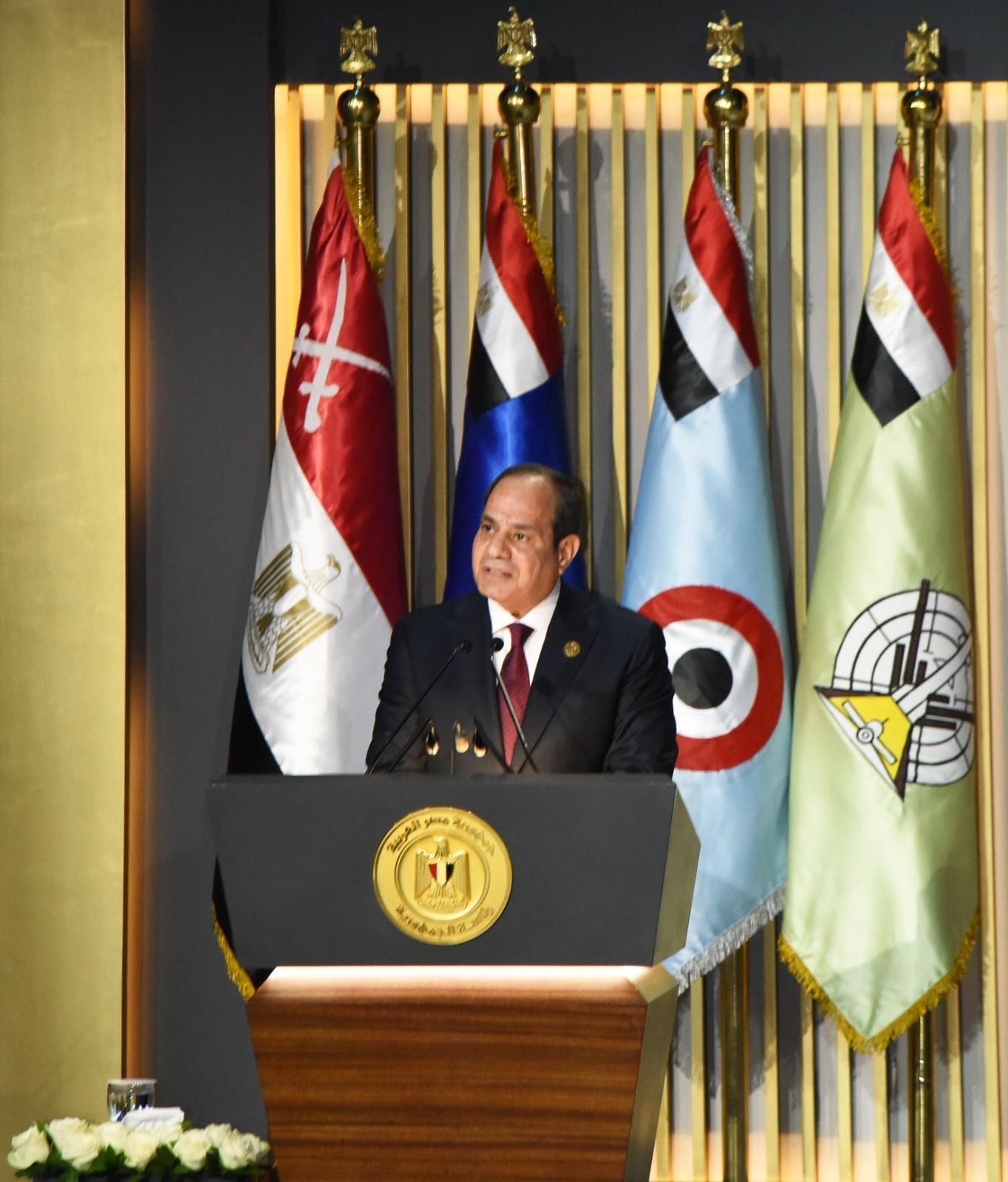 الرئيس يكرم عددا من أبطال مصر