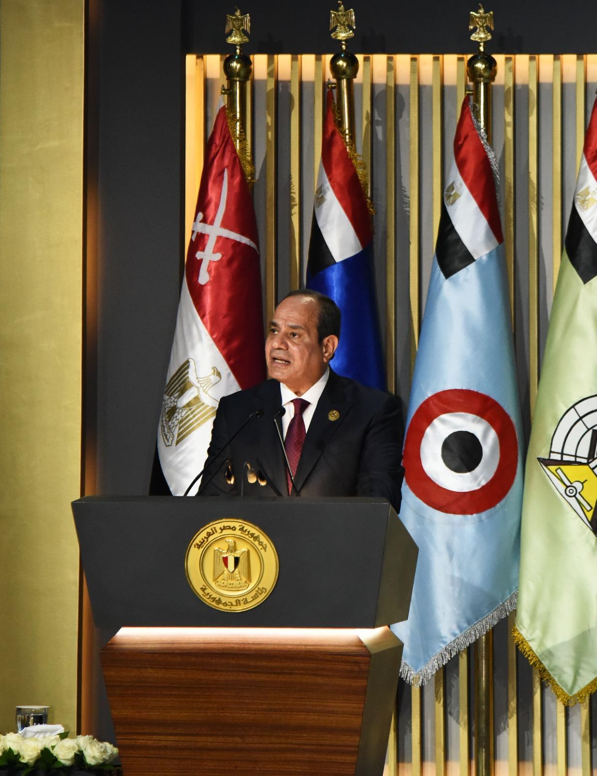 الرئيس يكرم عددا من أبطال مصر 2