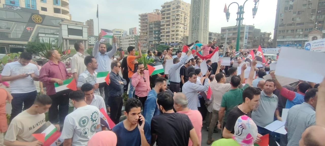 وقفة احتجاجية ضد العدوان الإسرائيلي علي غزة