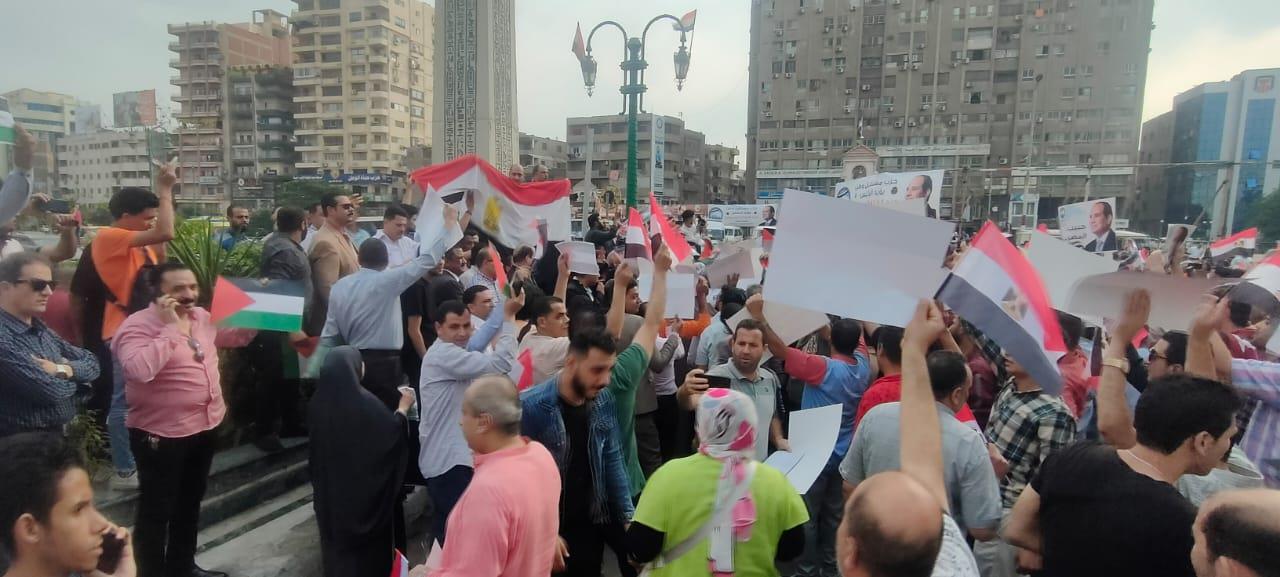 وقفة احتجاجية ضد العدوان الإسرائيلي علي غزة