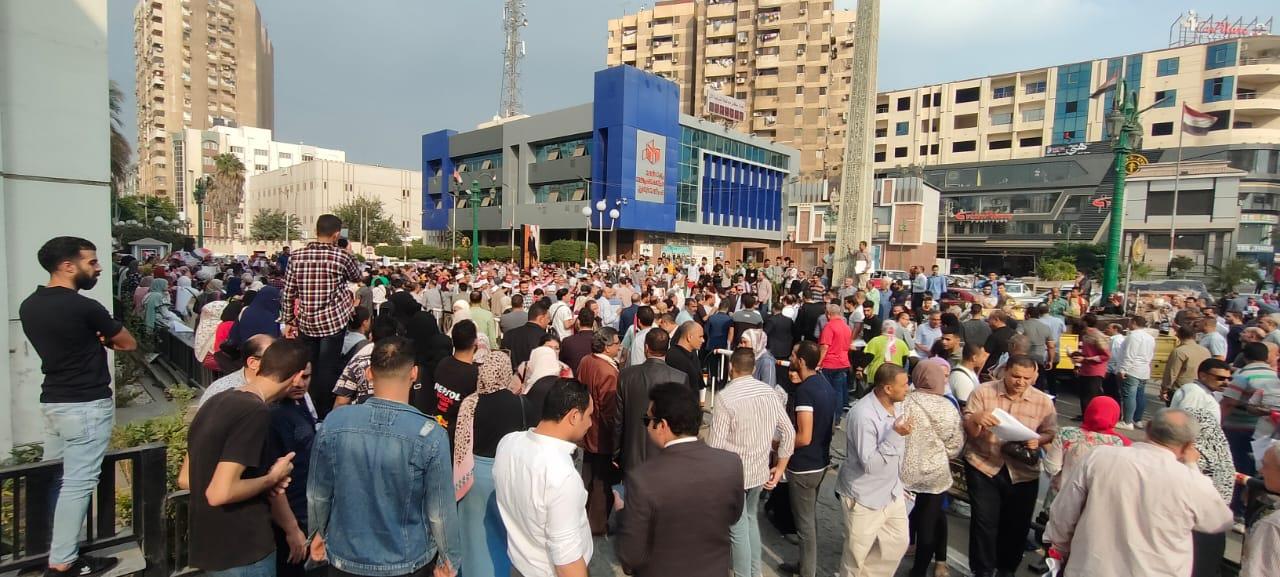 وقفة احتجاجية ضد العدوان الإسرائيلي علي غزة