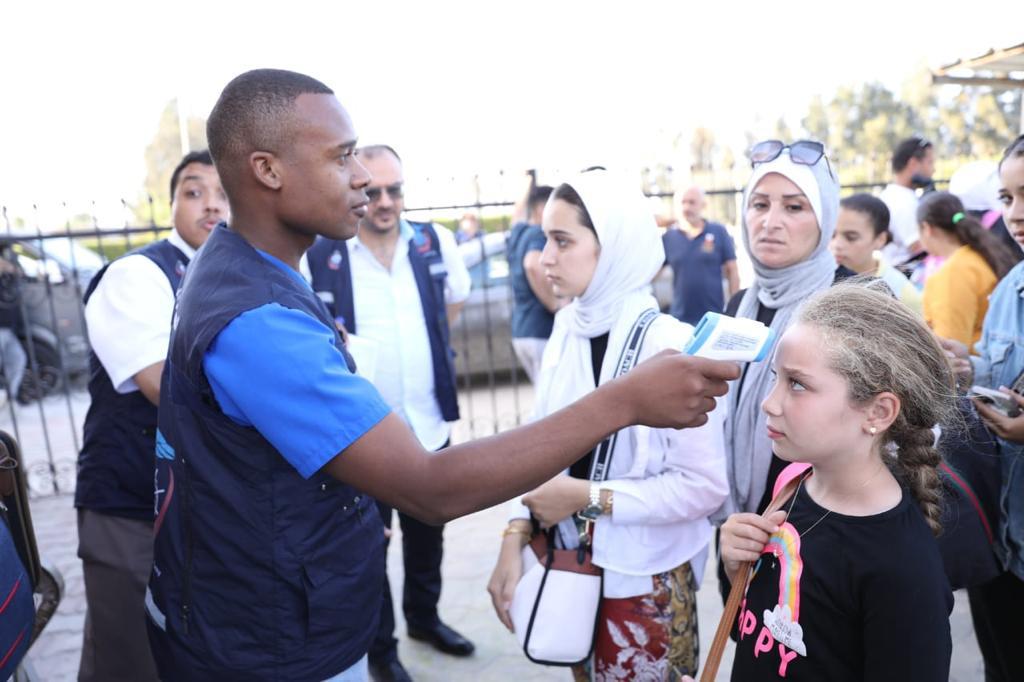 الصحة :وصول أول مجموعة من الأشقاء الفلسطينيين المصابين في أحداث غزة لعلاجهم بمصر