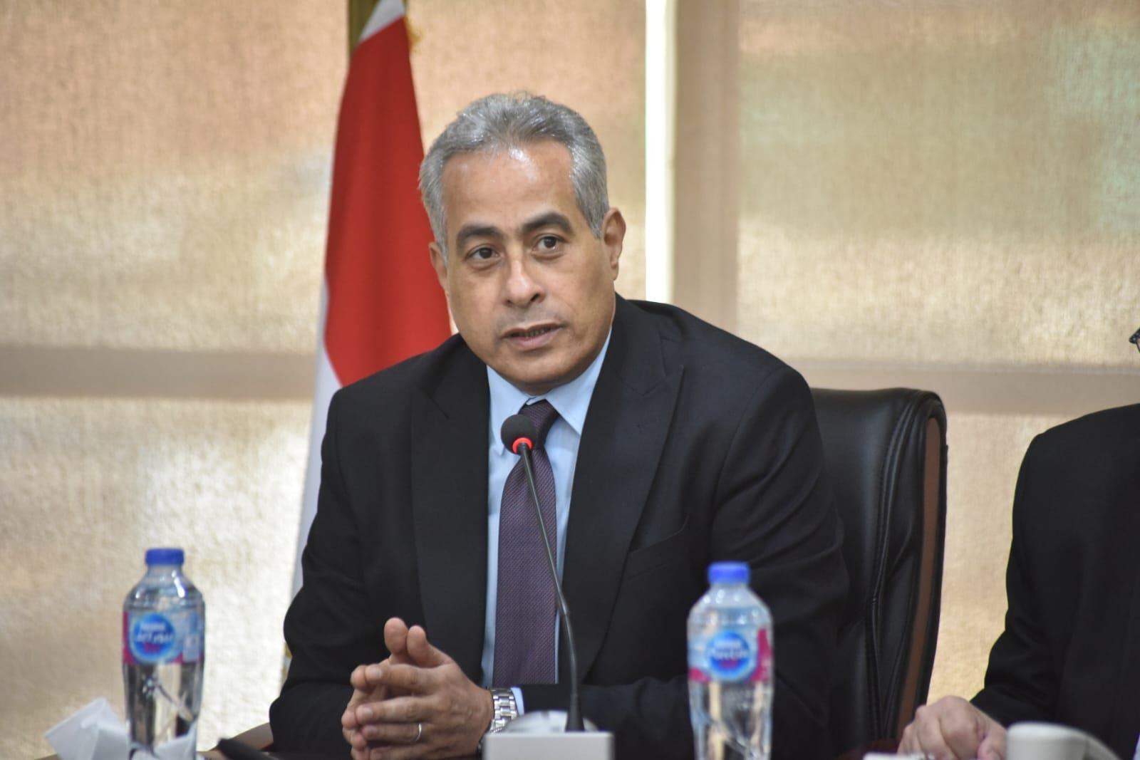 شحاته يزور  "مقاولي البناء والتشييد" ويدعوهم لطرح رؤيتهم لقانون العمل الجديد 