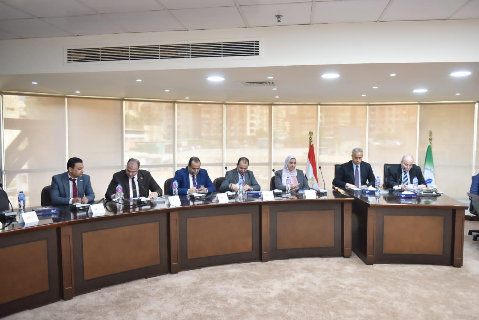 شحاته يزور  "مقاولي البناء والتشييد" ويدعوهم لطرح رؤيتهم لقانون العمل الجديد 