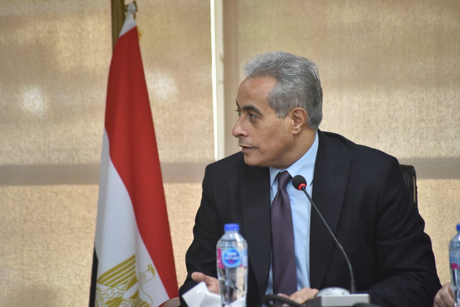 شحاته يزور  "مقاولي البناء والتشييد" ويدعوهم لطرح رؤيتهم لقانون العمل الجديد 
