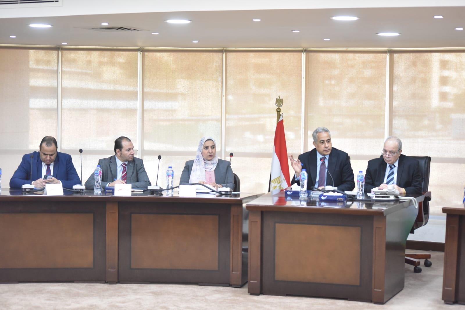 شحاته يزور  "مقاولي البناء والتشييد" ويدعوهم لطرح رؤيتهم لقانون العمل الجديد 
