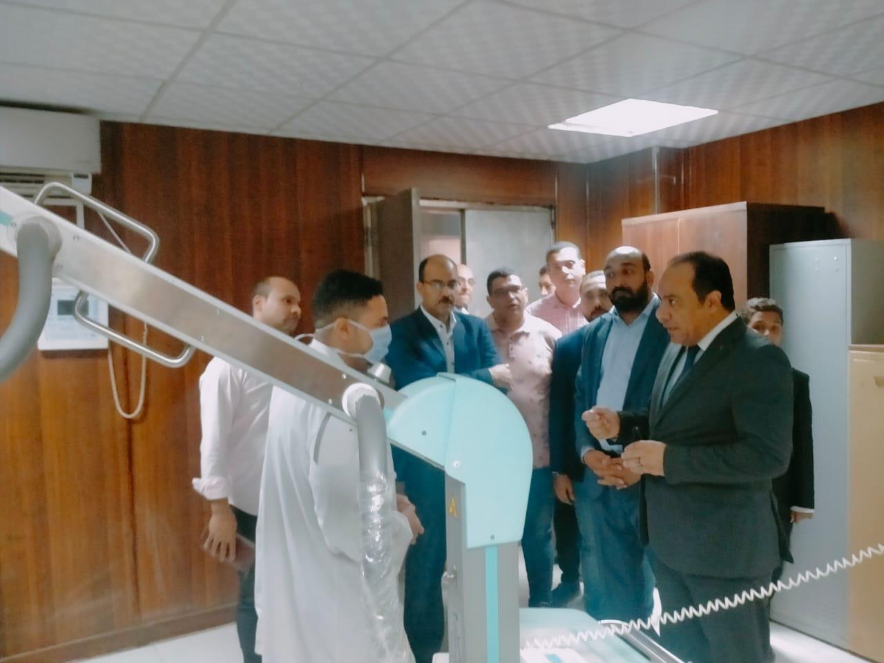 وكيل صحة سوهاج يوجه بتشغيل أجهزة غسيل كلوي ومناظير بمستشفى برديس