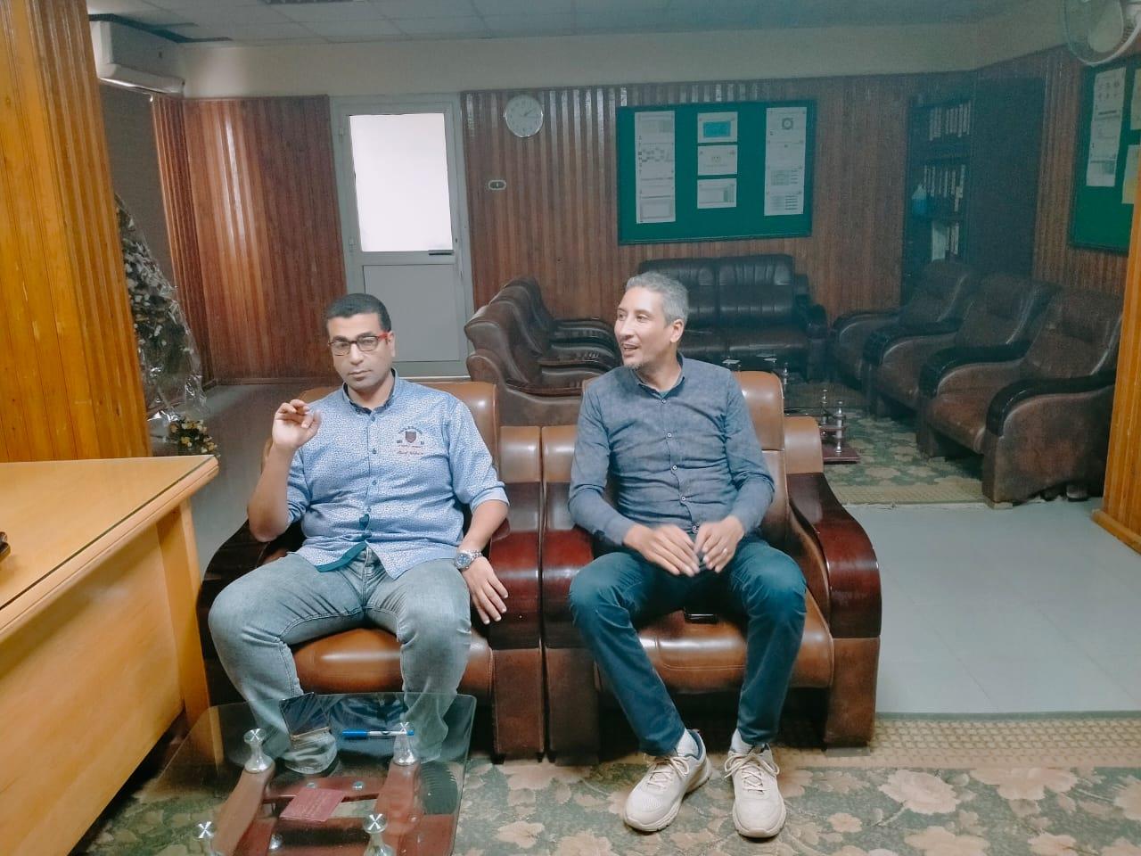 وكيل صحة سوهاج يجتمع مع مدير فرع هيئة الإسعاف المصرية لمناقشة آليات العمل المشتركة