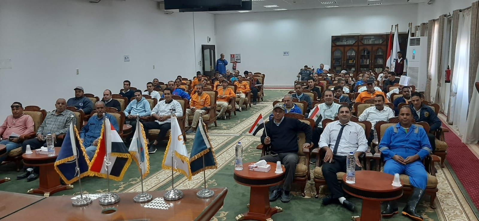  العمل تنظم مبادرة ثقافة السلامة والصحة المهنية..وتوعية العاملين بالمشاركة الانتخابية بمطروح