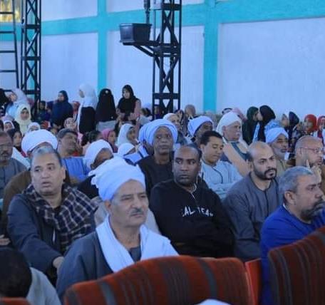المئات يعلنون دعم المرشح الرئاسي عبد الفتاح السيسي في مؤتمر بالساحة الرضوانية