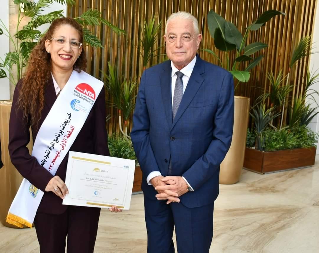 محافظ جنوب سيناء يلتقي بمجموعة من خريجات برنامج «المرأة تقود في المحافظات المصرية»