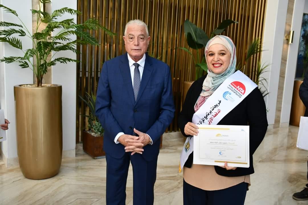 محافظ جنوب سيناء يلتقي بمجموعة من خريجات برنامج «المرأة تقود في المحافظات المصرية»
