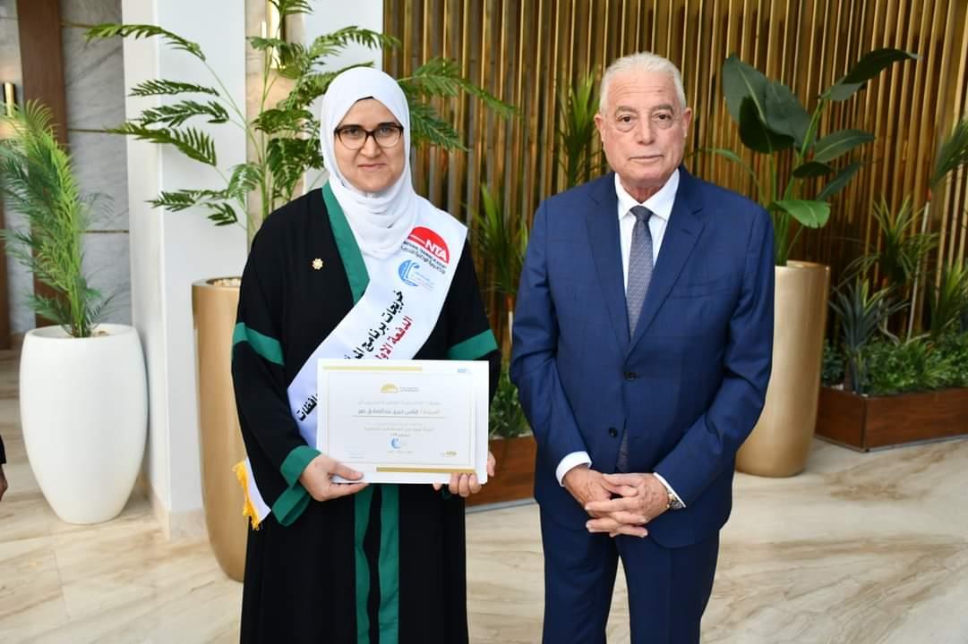 محافظ جنوب سيناء يلتقي بمجموعة من خريجات برنامج «المرأة تقود في المحافظات المصرية»