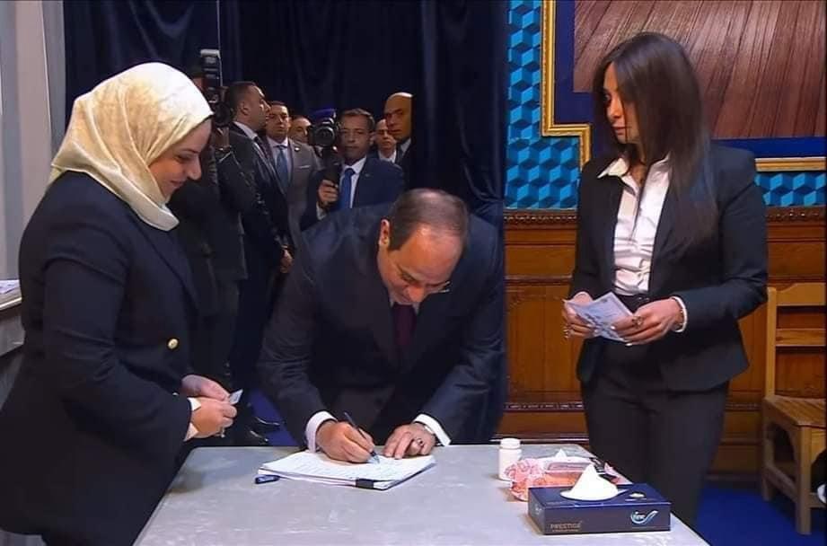 الرئيس السيسي يدلي بصوته في الانتخابات الرئاسية